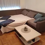 Lazarus Apartment *